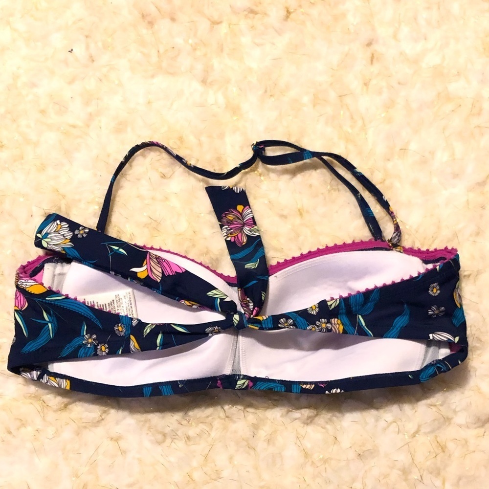 ⭐️ Jessica Simpson Bathing Top - Picture 2 of 3